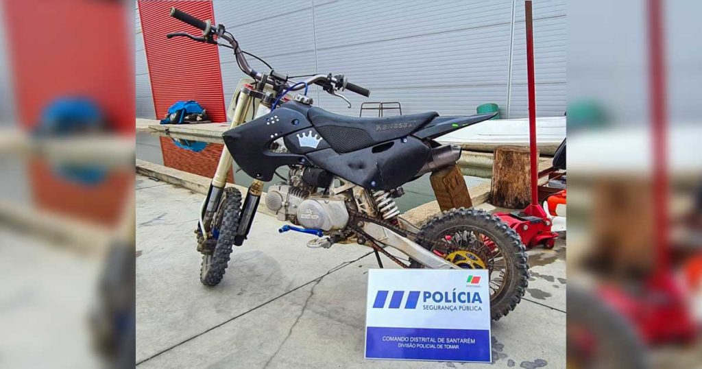 Mini-moto avaliada em 3000€, furtada em Tomar, recuperada pela PSP