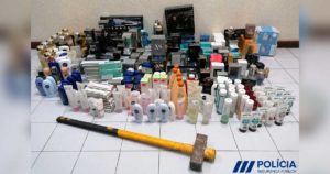 Objetos de perfumaria e cosmética, furtados na Maia